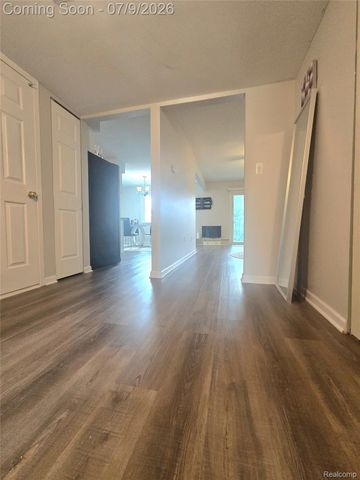 5251 Highland Road 214, Waterford Charter Township, MI 48327