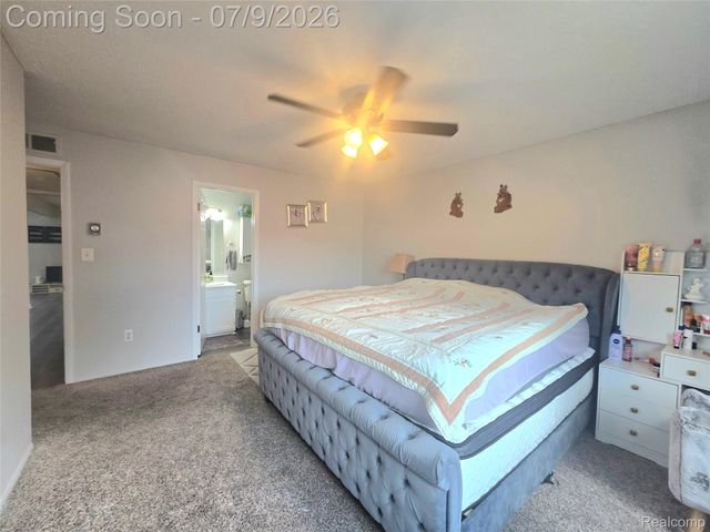5251 Highland Road 214, Waterford Charter Township, MI 48327