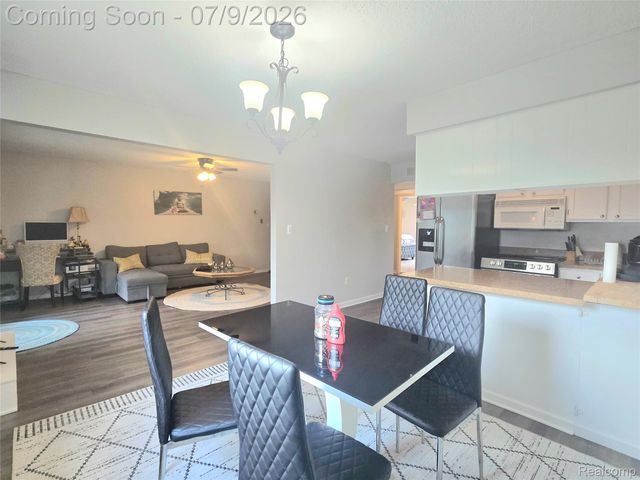 5251 Highland Road 214, Waterford Charter Township, MI 48327