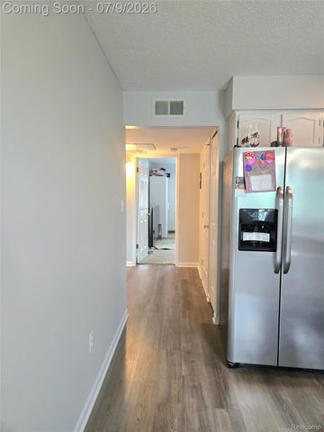 5251 Highland Road 214, Waterford Charter Township, MI 48327