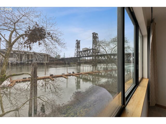 620 Nw NAITO Pkwy B7, Portland, OR 97209