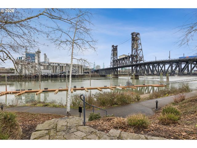 620 Nw NAITO Pkwy B7, Portland, OR 97209