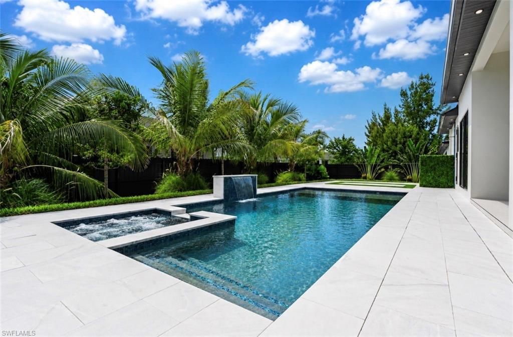 Image 21 of property listing at 3702 ceitus PKWY, Cape Coral, FL 33991