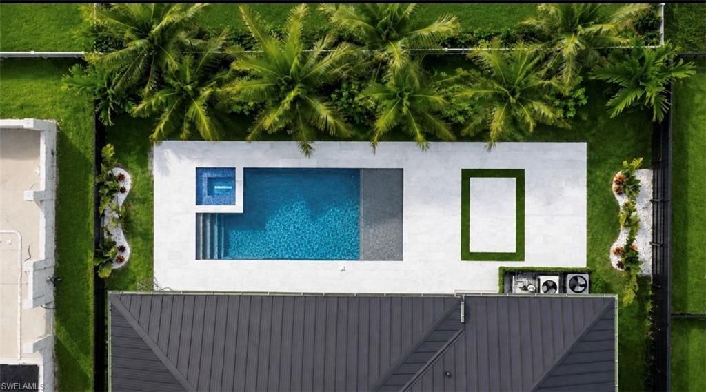 Image 3 of property listing at 3702 ceitus PKWY, Cape Coral, FL 33991