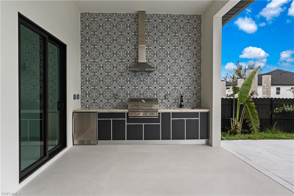 Image 37 of property listing at 3702 ceitus PKWY, Cape Coral, FL 33991