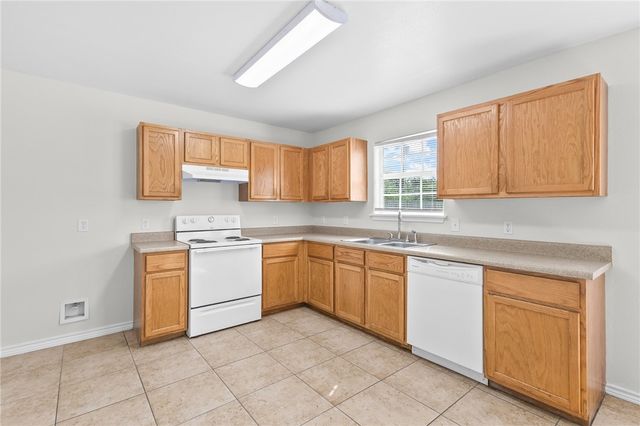 534 Military Dr, Corpus Christi, TX 78418