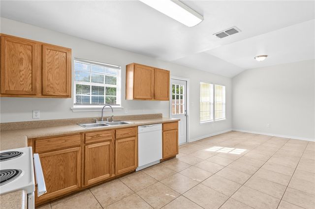 534 Military Dr, Corpus Christi, TX 78418