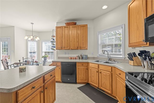 7632 Old Track Ln, Mechanicsville, VA 23111