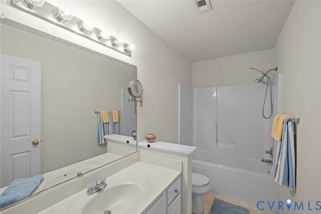 7632 Old Track Ln, Mechanicsville, VA 23111