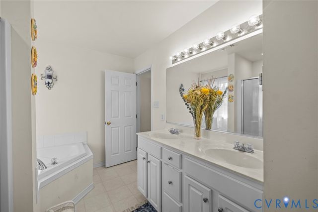 7632 Old Track Ln, Mechanicsville, VA 23111