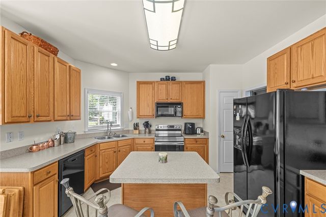 7632 Old Track Ln, Mechanicsville, VA 23111