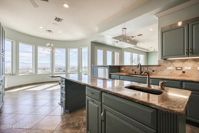 6720 Bright View Road, Las Cruces, NM 88007