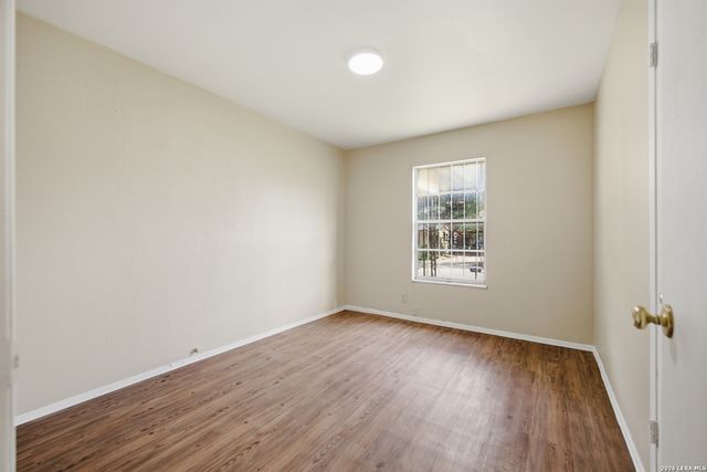 1820 E Highland, San Antonio, TX 78210