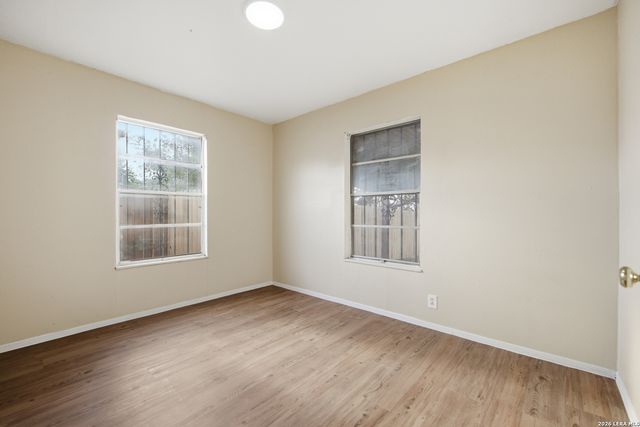 1820 E Highland, San Antonio, TX 78210