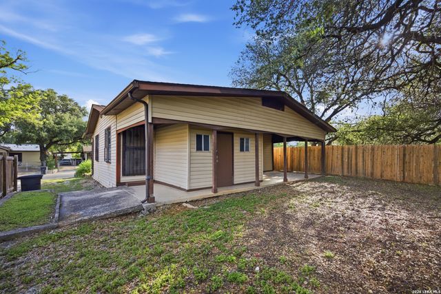 1820 E Highland, San Antonio, TX 78210