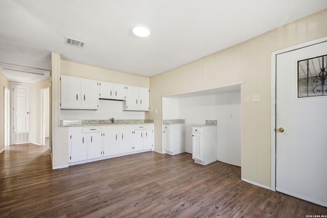 1820 E Highland, San Antonio, TX 78210