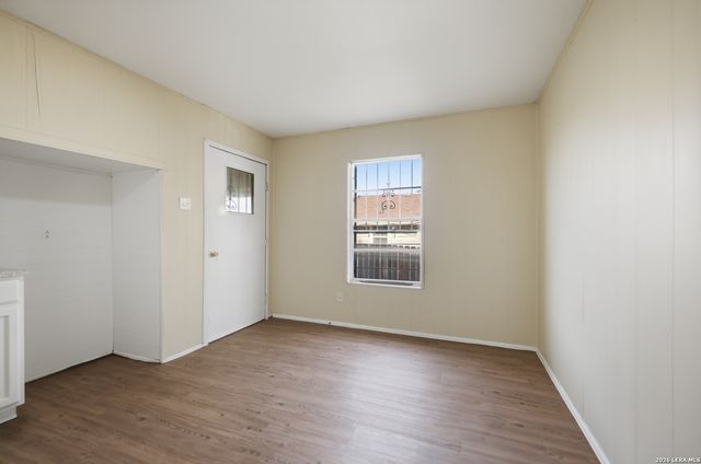 1820 E Highland, San Antonio, TX 78210