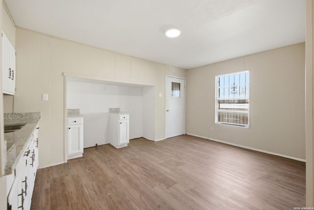 1820 E Highland, San Antonio, TX 78210