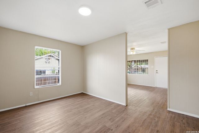 1820 E Highland, San Antonio, TX 78210