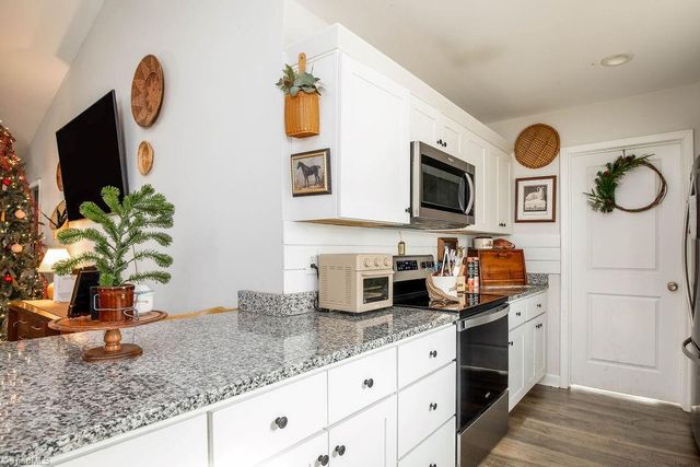 154 Gracyn Lane, Thomasville, NC 27360