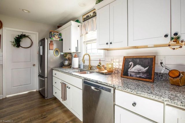 154 Gracyn Lane, Thomasville, NC 27360