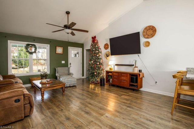 154 Gracyn Lane, Thomasville, NC 27360