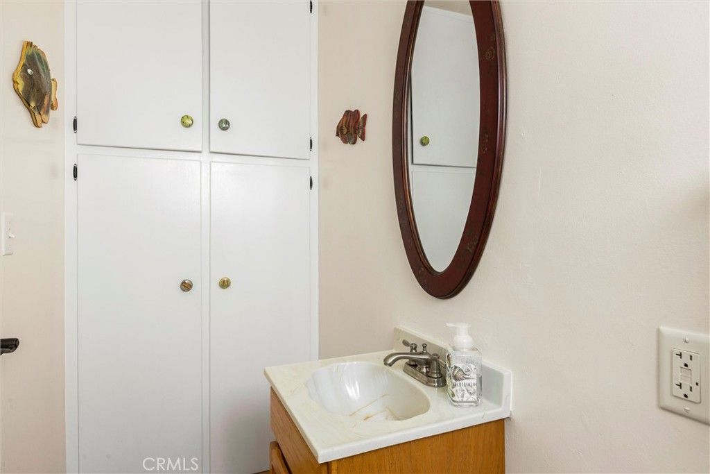 Image 10 of property listing at 31 8th Street, Cayucos, CA 93430