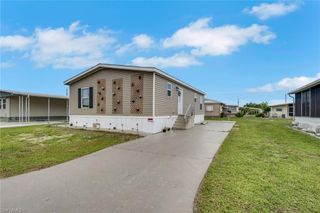 372 Santa Fe TRL, North Fort Myers, FL 33917