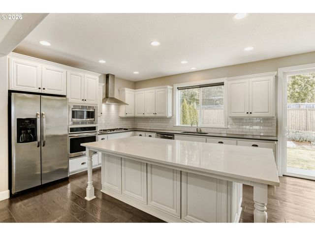 2162 SATTER St, West Linn, OR 97068