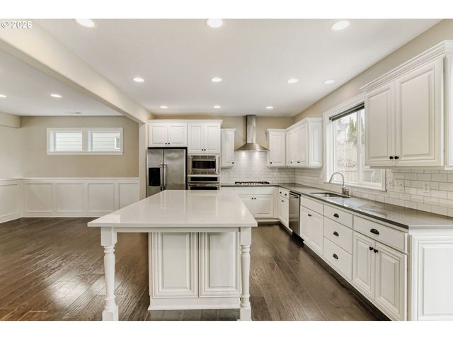 2162 SATTER St, West Linn, OR 97068