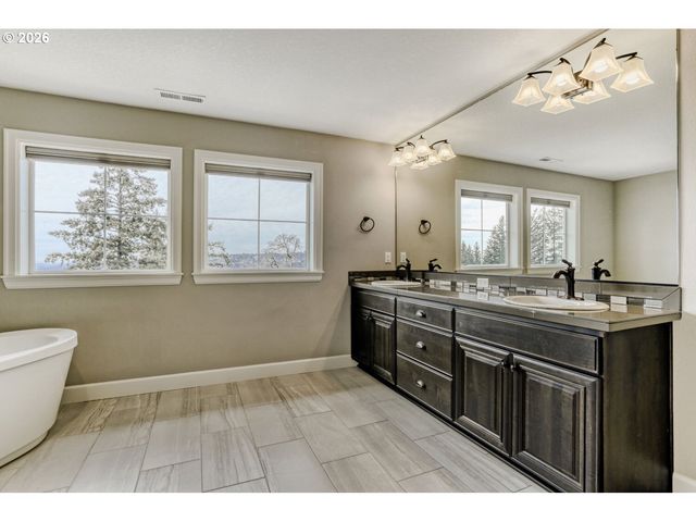 2162 SATTER St, West Linn, OR 97068