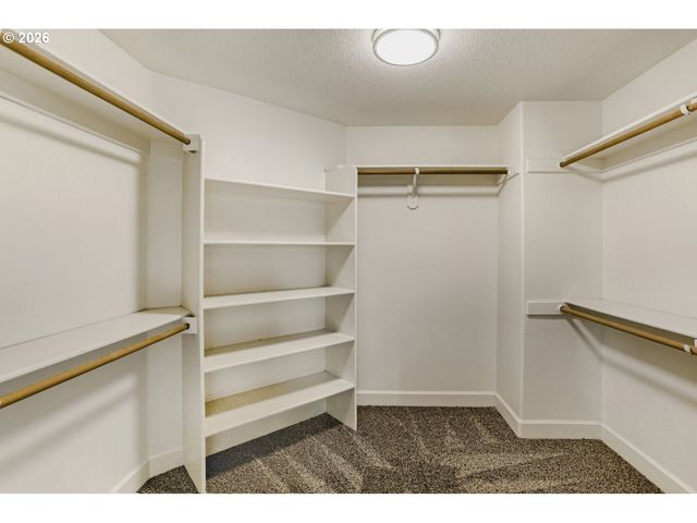 2162 SATTER St, West Linn, OR 97068