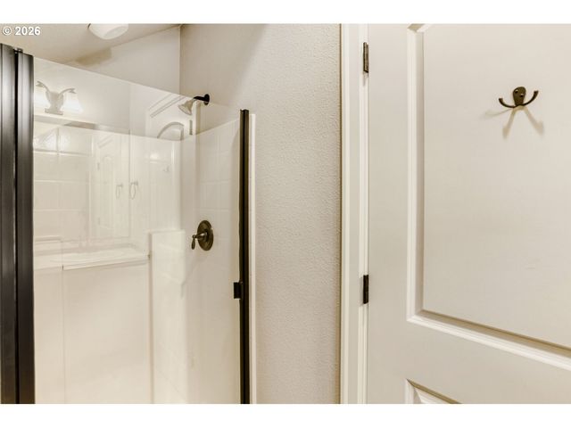 2162 SATTER St, West Linn, OR 97068