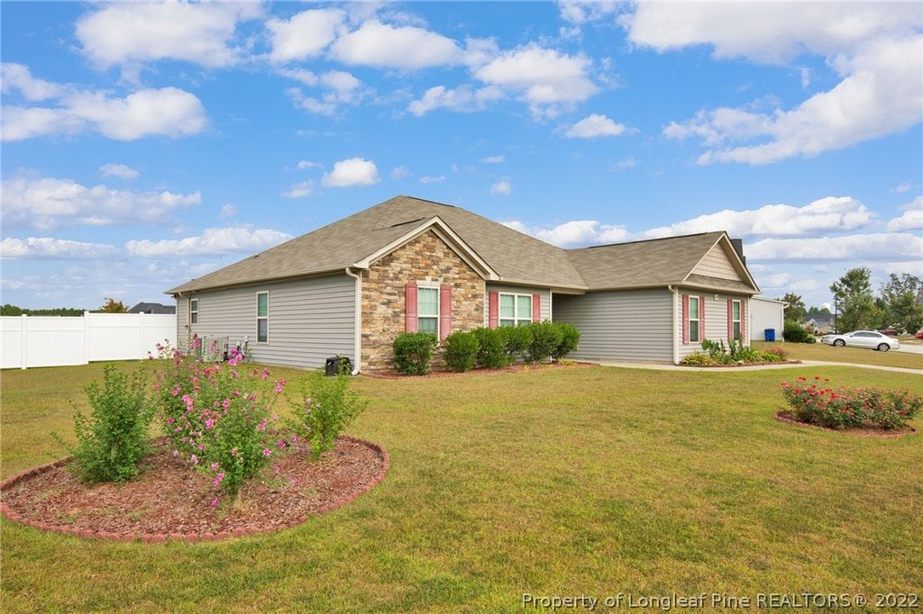 1093 Saint Johns Loop, Raeford, NC 28376 — photo 3