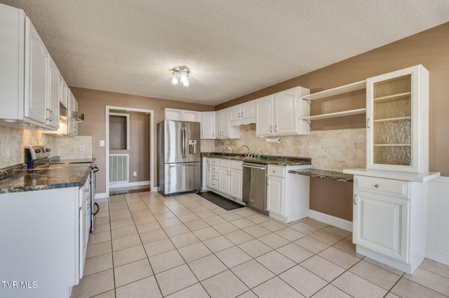 224 Chickasaw Circle, Church Hill, TN 37642