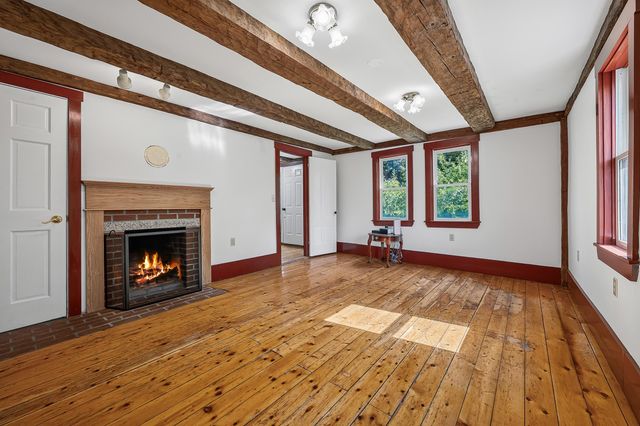 1467 Brownfield Road, Conway, NH 03813
