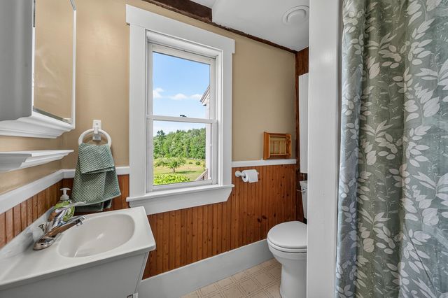 1467 Brownfield Road, Conway, NH 03813