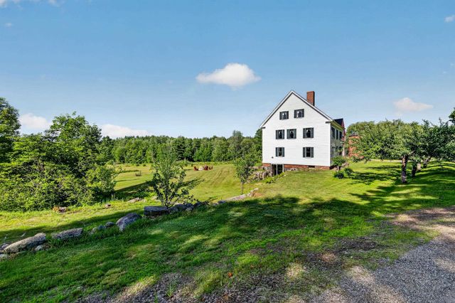 1467 Brownfield Road, Conway, NH 03813