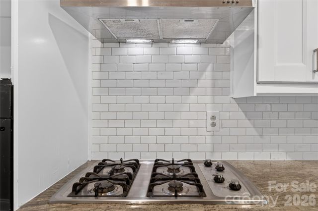 7942 Surreywood Place, Charlotte, NC 28270