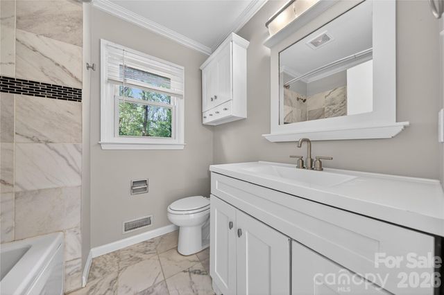 7942 Surreywood Place, Charlotte, NC 28270