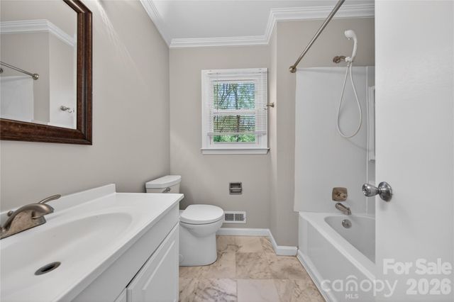 7942 Surreywood Place, Charlotte, NC 28270