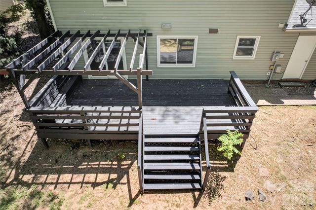 7942 Surreywood Place, Charlotte, NC 28270