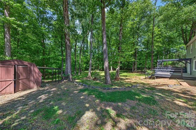 7942 Surreywood Place, Charlotte, NC 28270