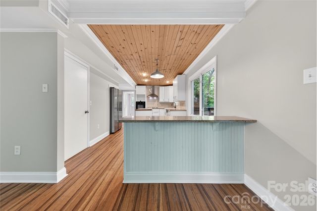7942 Surreywood Place, Charlotte, NC 28270