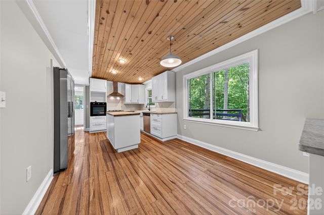 7942 Surreywood Place, Charlotte, NC 28270