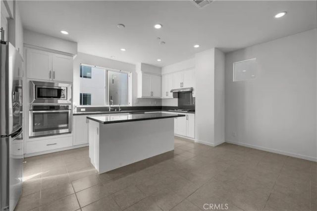 148 Stellar, Irvine, CA 92618