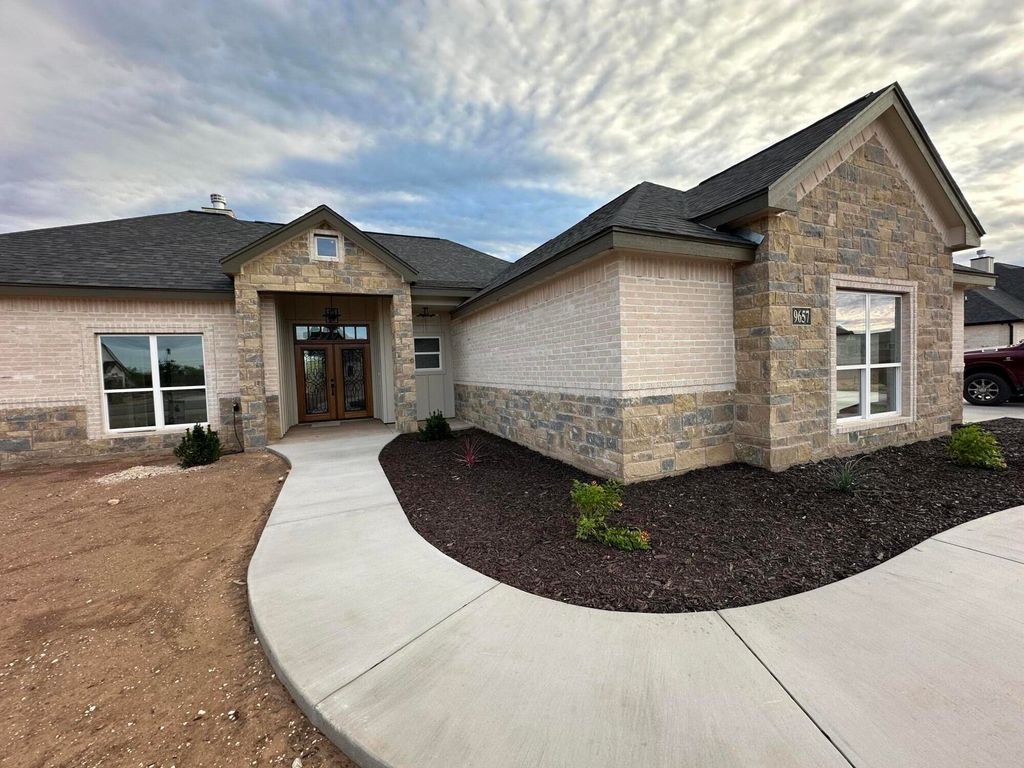 Image 16 of property listing at 9657 Grey Wolf Lane, San Angelo, TX 76901