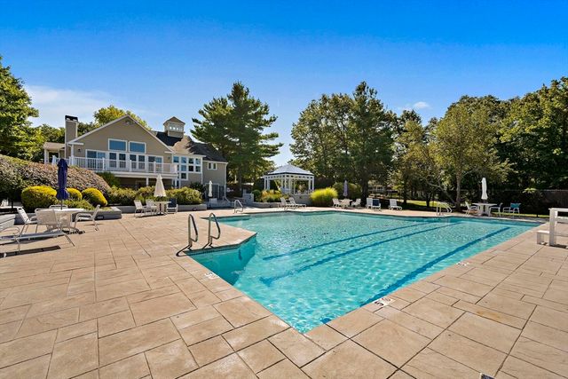 267 Allerton Commons Ln 267, Braintree, MA 02184