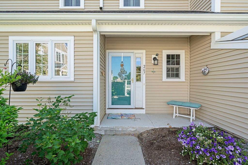267 Allerton Commons Ln 267, Braintree, MA 02184