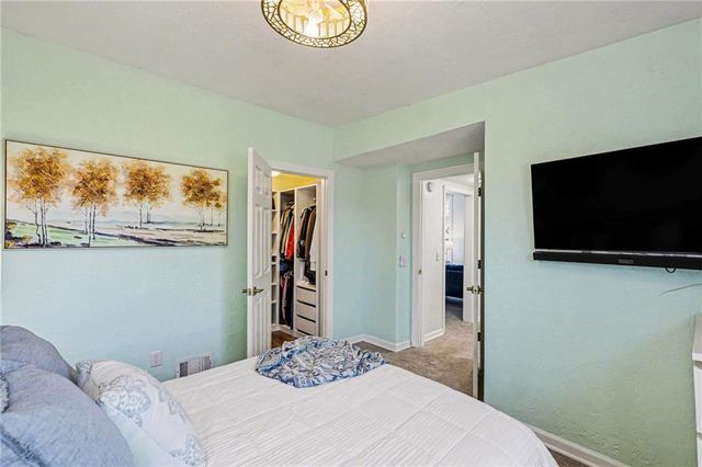 7911 Antioch Road, Overland Park, KS 66204